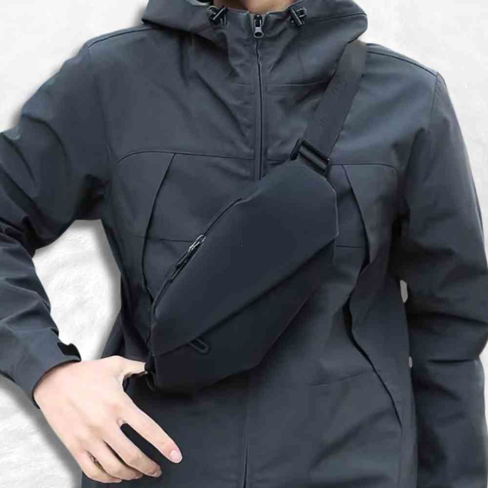 Sac Banane Anti Pickpocket noir porté par un homme