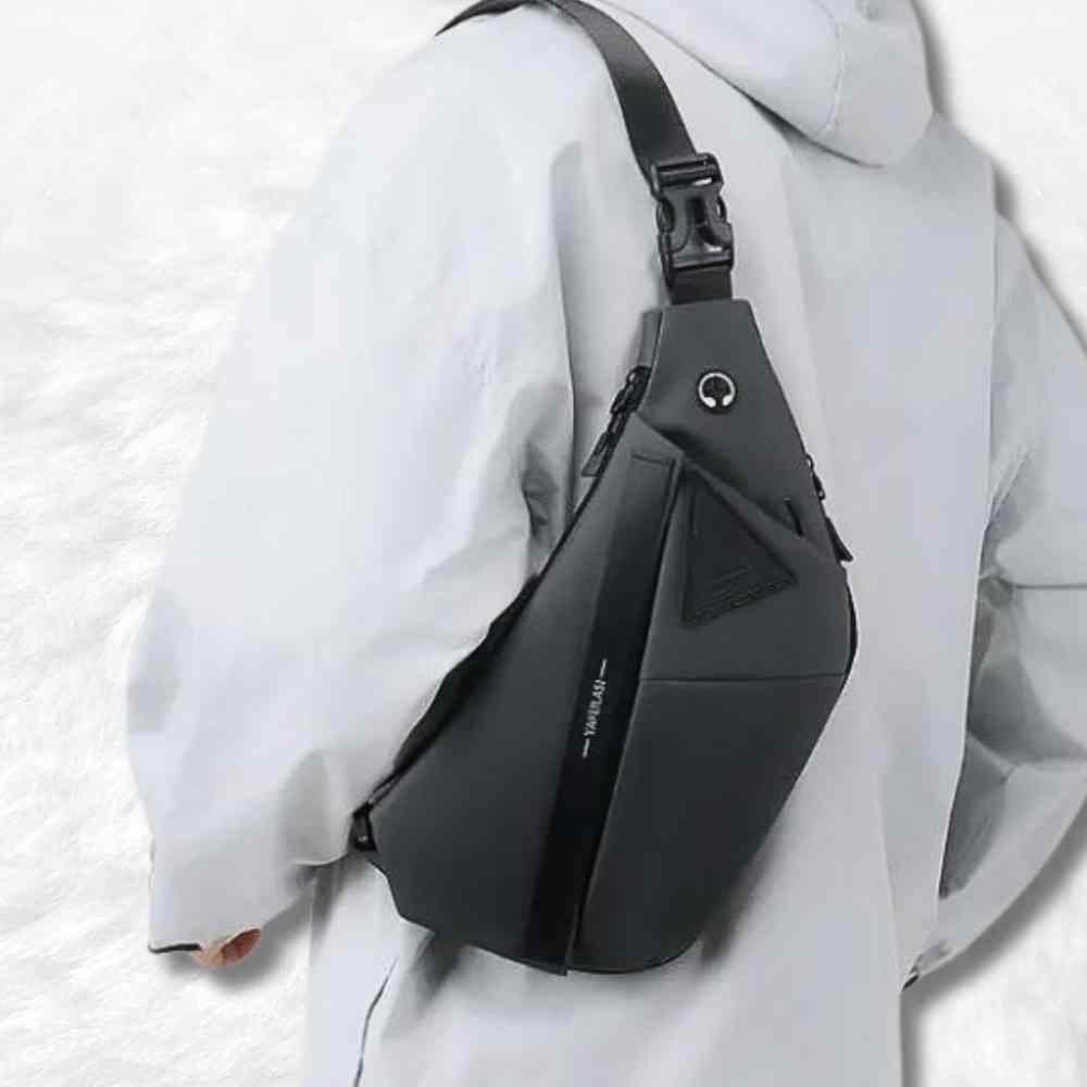 Un homme portant ce Sac Banane Moto gris
