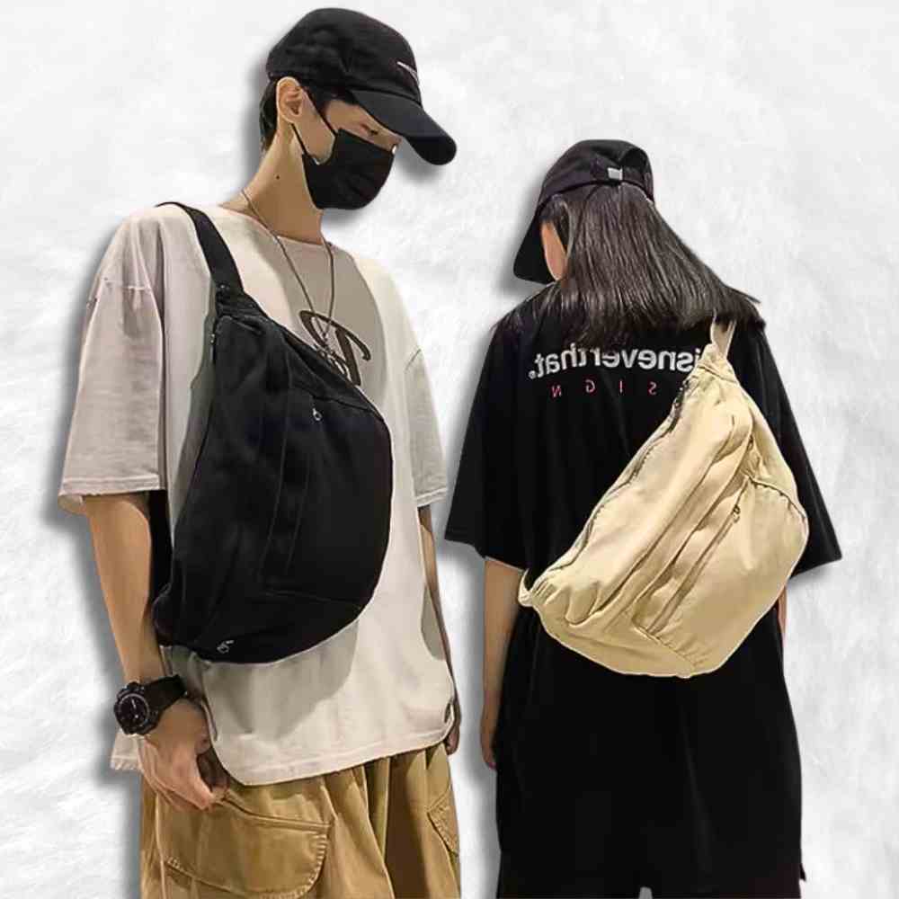 Sac Banane XL noir porté par une femme et un homme