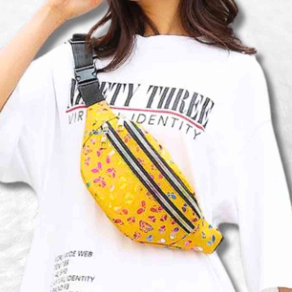 Sac Banane Femme Brillant jaune sur une femme