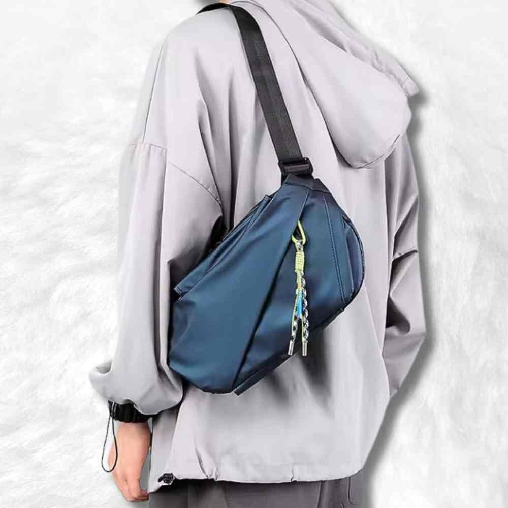 Sac Banane Vélo bleu porté par un homme